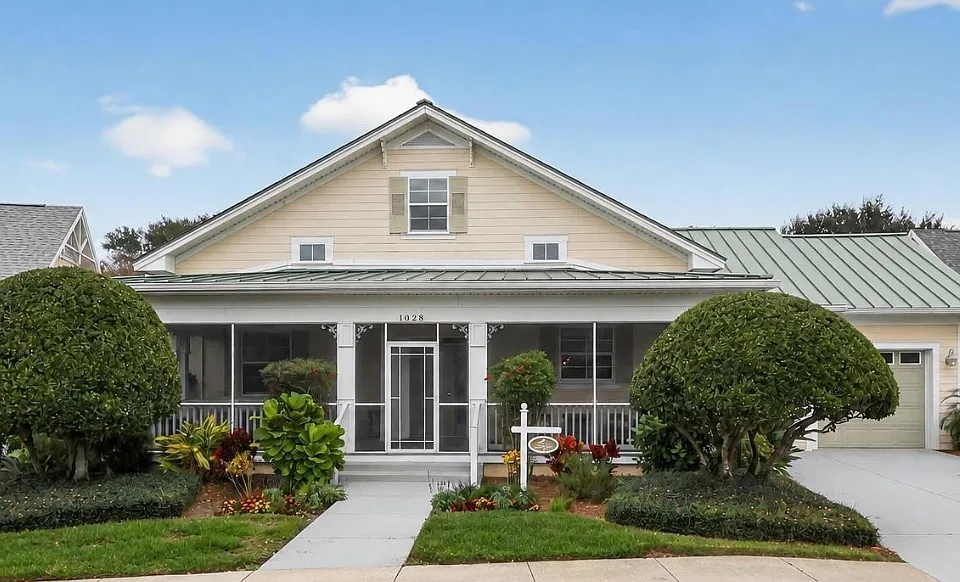 1028 Cottage Dr
