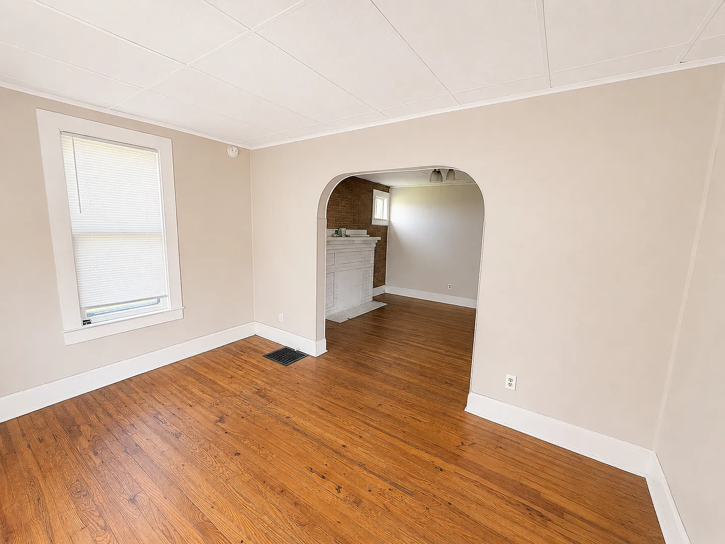 17 Poplar Ave 4-bedroom 1-Bathroom Home in Newark Oh — Photo 2