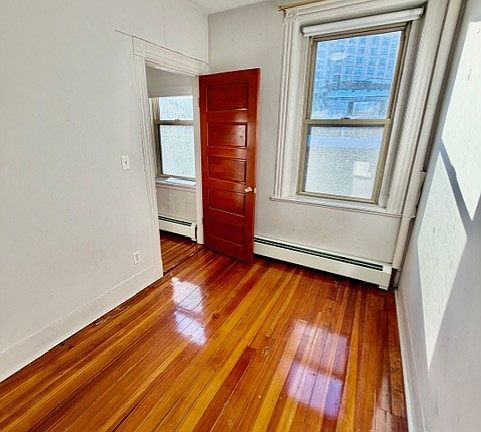 4th image of 9 Thacher Ct #3