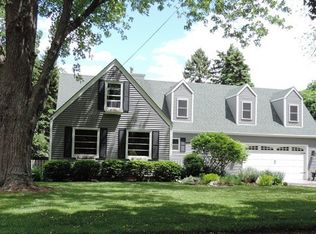 825 May St, Geneva, IL 60134