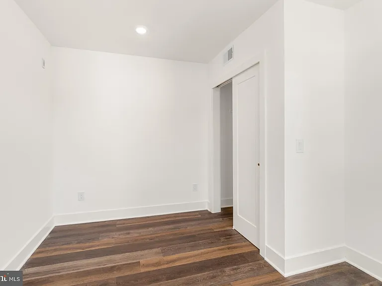 7037 Ridge Ave #202 — Photo 9