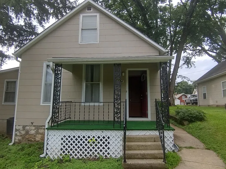 924 Kearney St — Photo 1