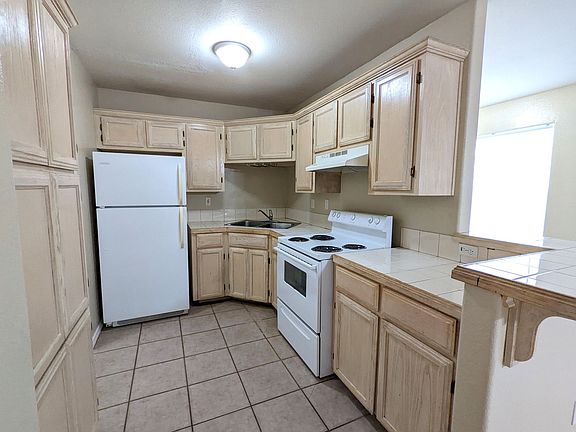 4th image of 741 Sonesta Dr APT C