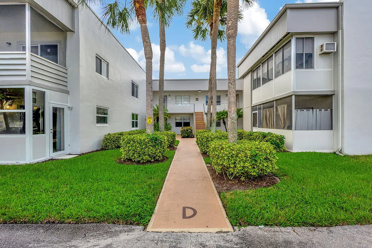 Building Photo - 185 Normandy Ln #D