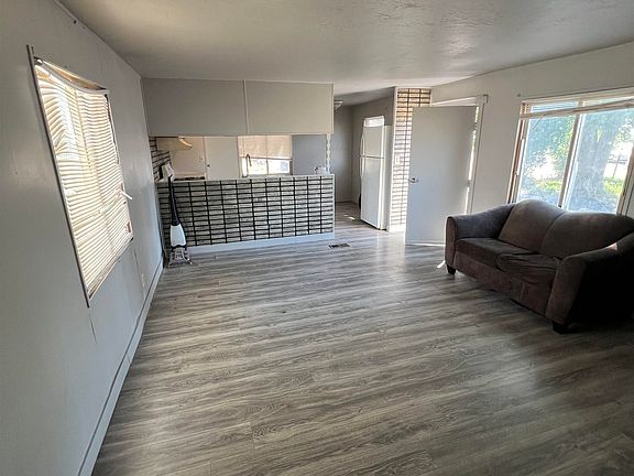 3rd image of 210 Circle Inn Dr