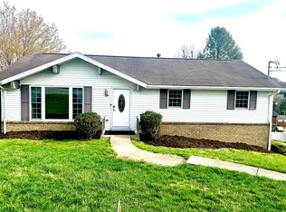 4 Overlook Dr, Bridgeport, WV 26330