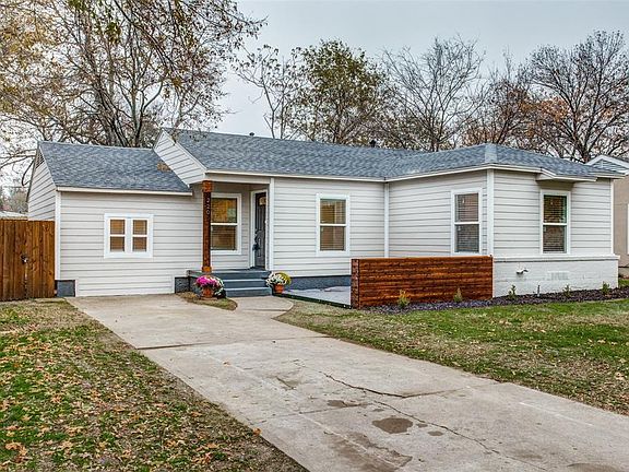 3rd image of 2209 Tealford Dr