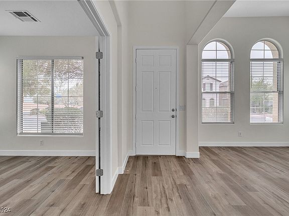 4th image of 4448 Laguna Garden Ave