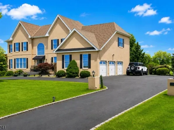 1 Valis Rd, Hillsborough Twp., NJ 08844