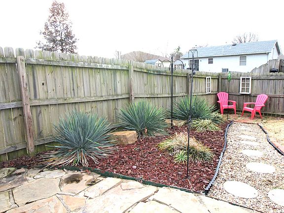 5th image of 2950 Gardenia Dr