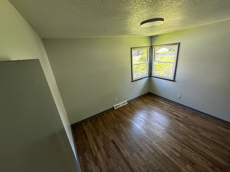 622 NE Emmett St — Photo 12