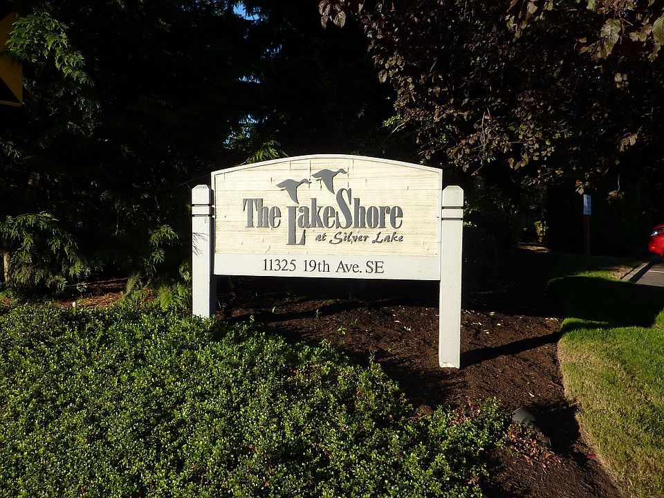 Lakefront living at it's best!