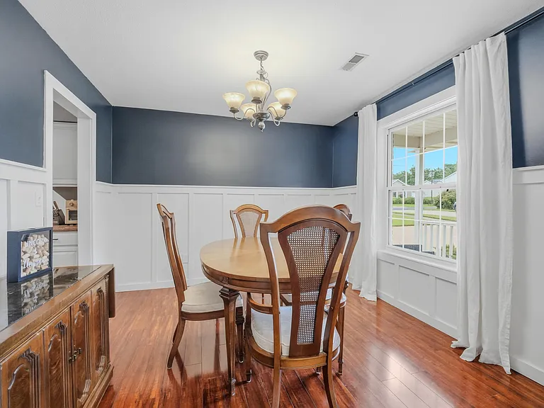 209 Norwich Dr — Photo 25