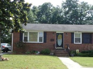 621 Charles Ave, Colonial Heights, VA 23834