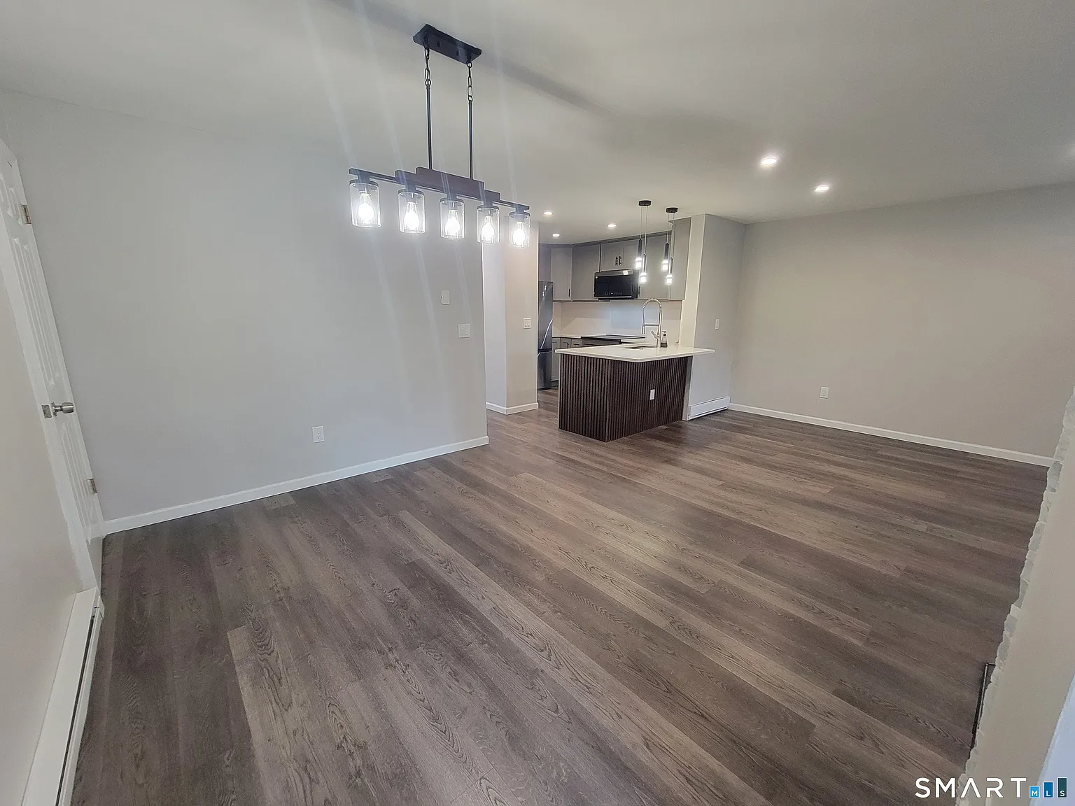 2 bed, 1.0 bath, 1025 sqft, $2,500 — Photo 4