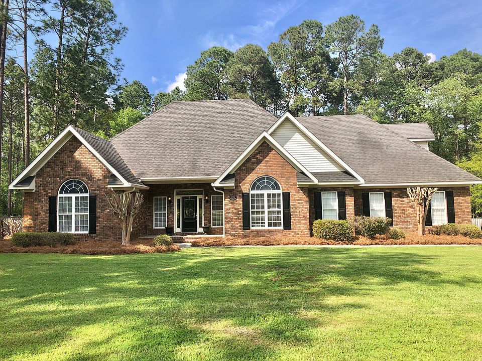 1st image of 203 Wellington Cir