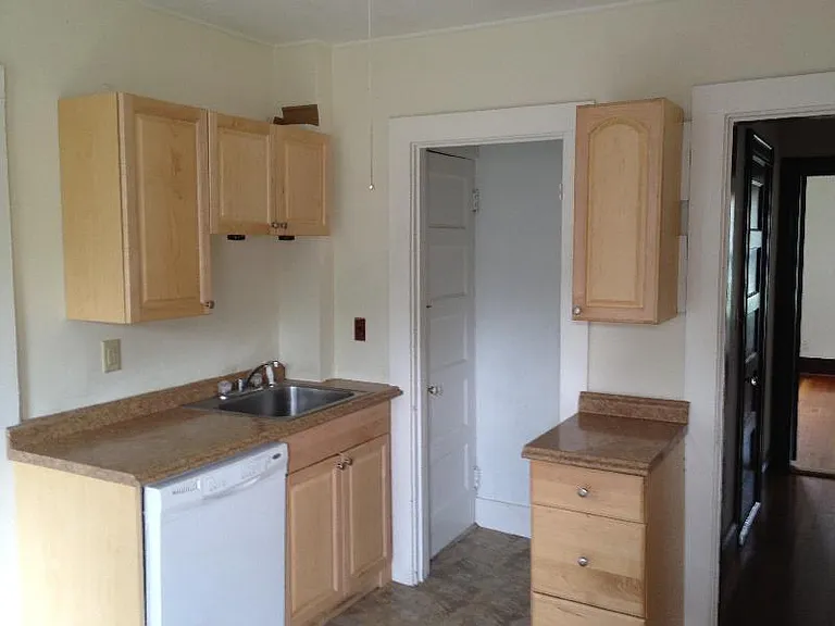 81 S Main St — Photo 5