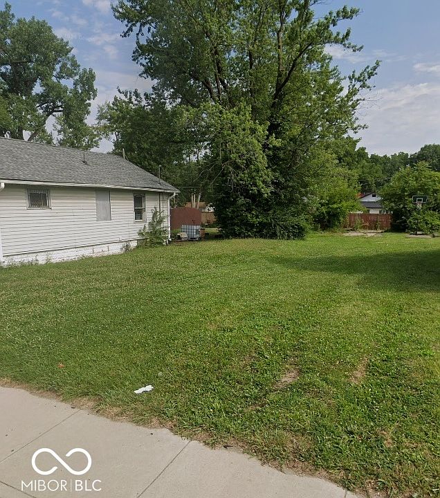 2nd image of 3918 E 30th St