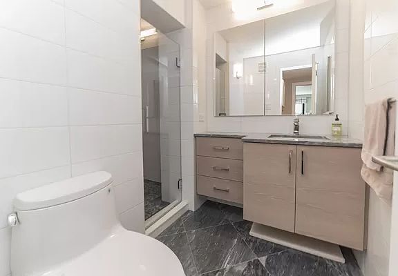 3rd image of 225 E 57th St APT 4E