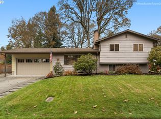 6121 SW Southwood Dr, Portland, OR 97219