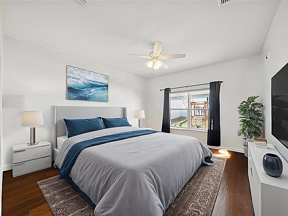 3rd image of 4036 Balsam Falls Rd