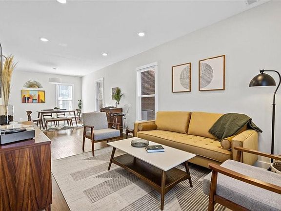 3rd image of 957 W 42nd St