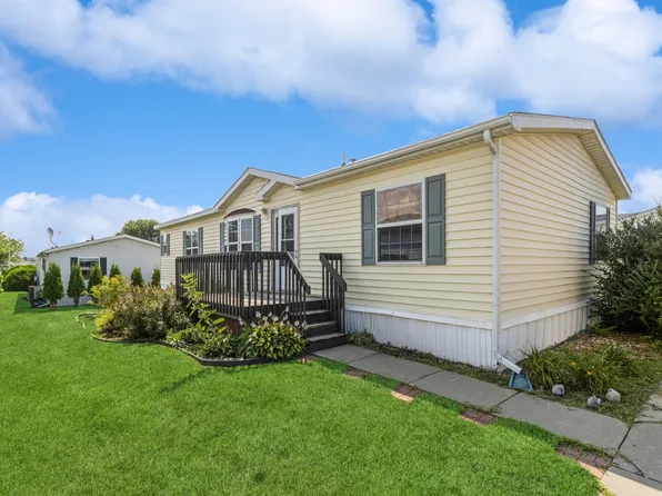 2407 SE Freedom Dr, Grimes, IA 50111
