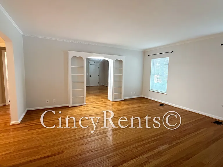 1110 Delta Ave #1 — Photo 3