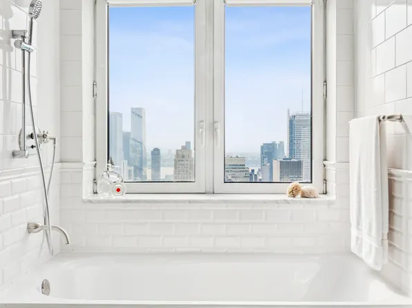 425 5th Avenue image 9 of 25