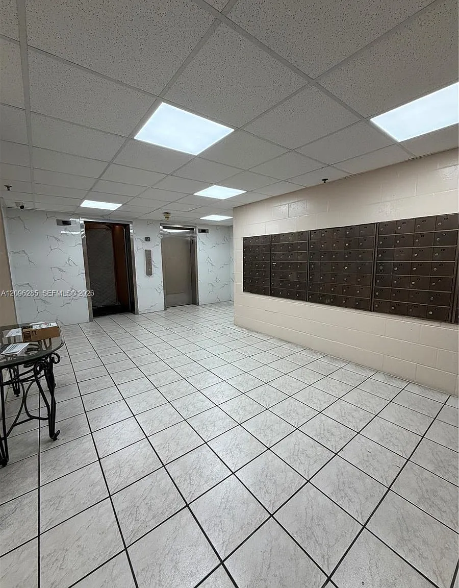 Half Moon Towers Condo — Photo 3