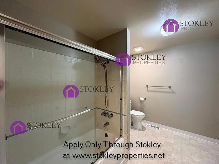 142 Gilbert Ct — Photo 7