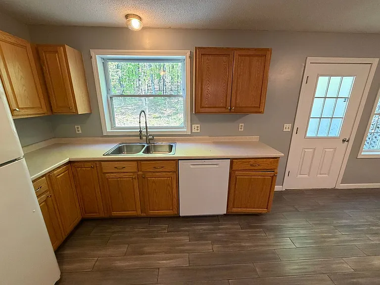 236 Hamilton St — Photo 4