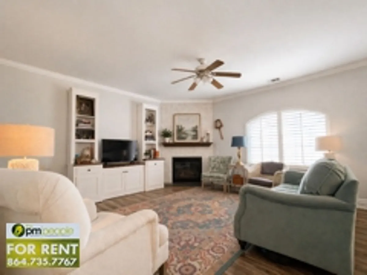 Building Photo - 104 Pin Oak Ct