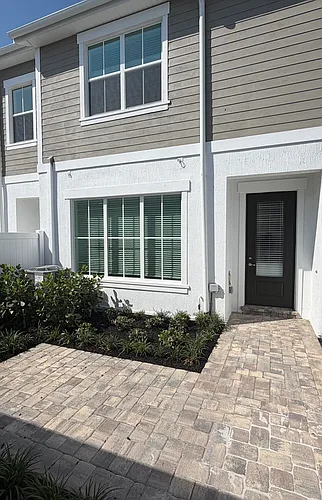 857 SW Heirloom Walk Photo 1
