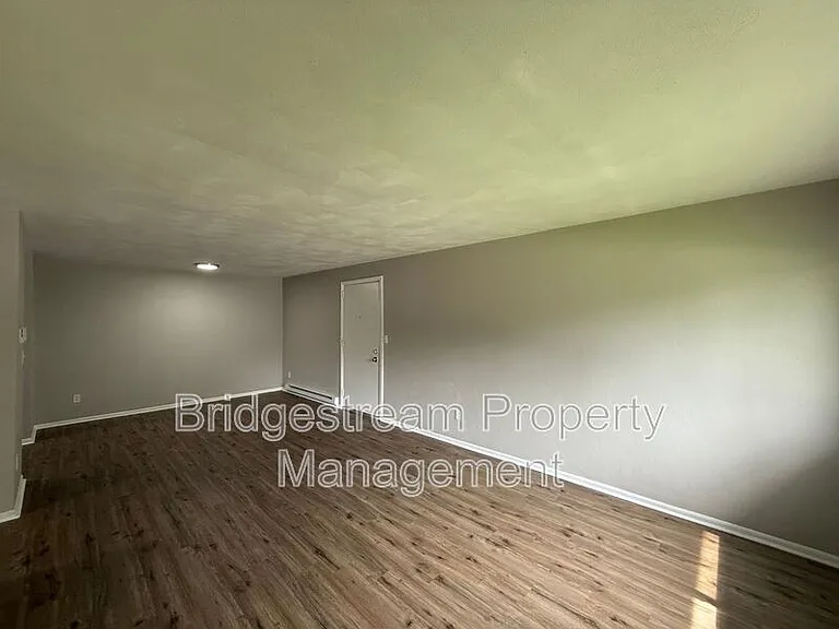 85 N Gebhart Church Rd #G — Photo 3