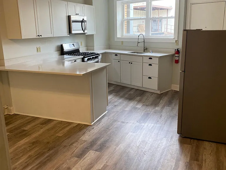 564 Lincoln Ave #2 — Photo 8
