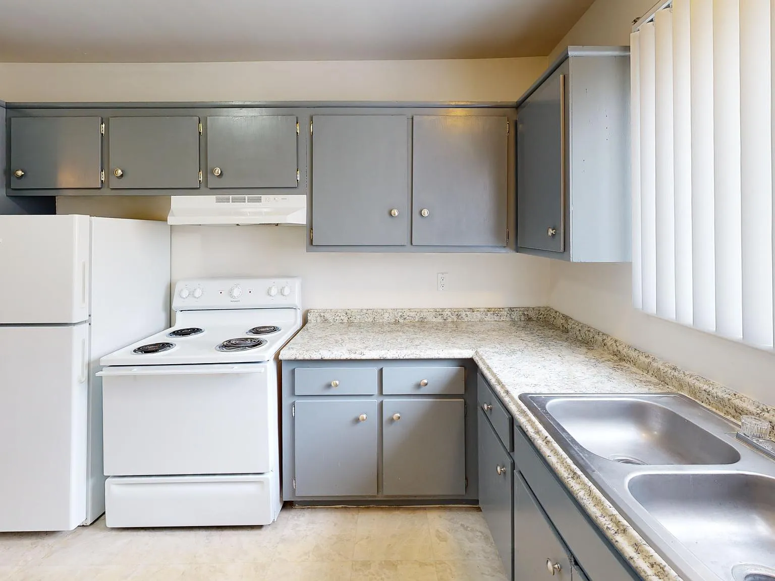 Denway Circle Apartments — Photo 2