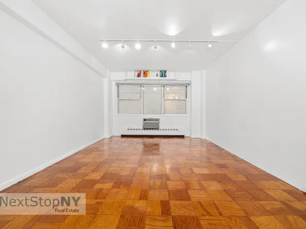 153 East 57th Street image 6 of 9