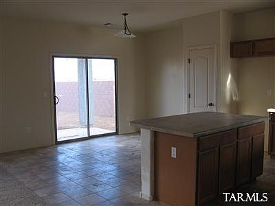 2nd image of 720 N Highlands Grv