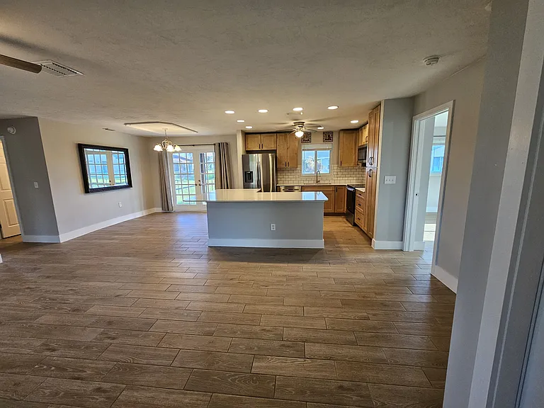 6080 Park Rd — Photo 2