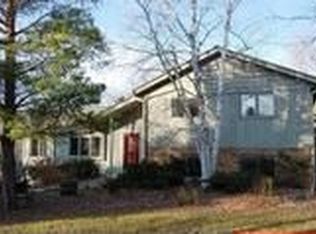 10416 W Heather Dr, Mequon, WI 53097