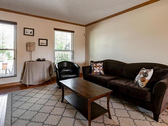 4th image of 4043 Larchmere Dr
