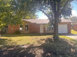 1913 Ridgeway Rd, Blackwell, OK 74631
