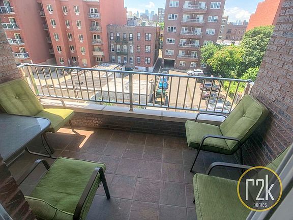 4th image of 2312 30th Dr APT 5D