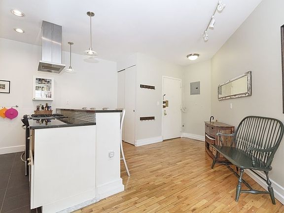 2nd image of 75 Livingston St APT 5C