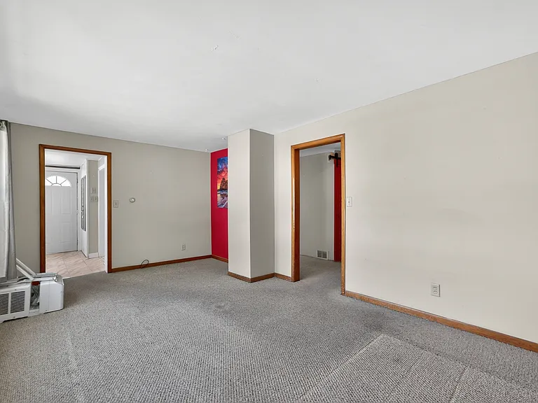 221 Ellen St #221 — Photo 11