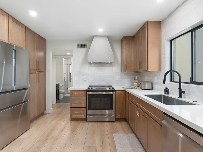 6516 N 43rd Pl — Photo 9