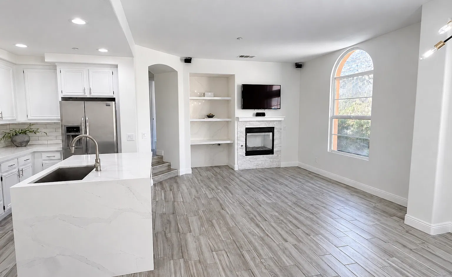 2788 Escala Cir — Photo 1