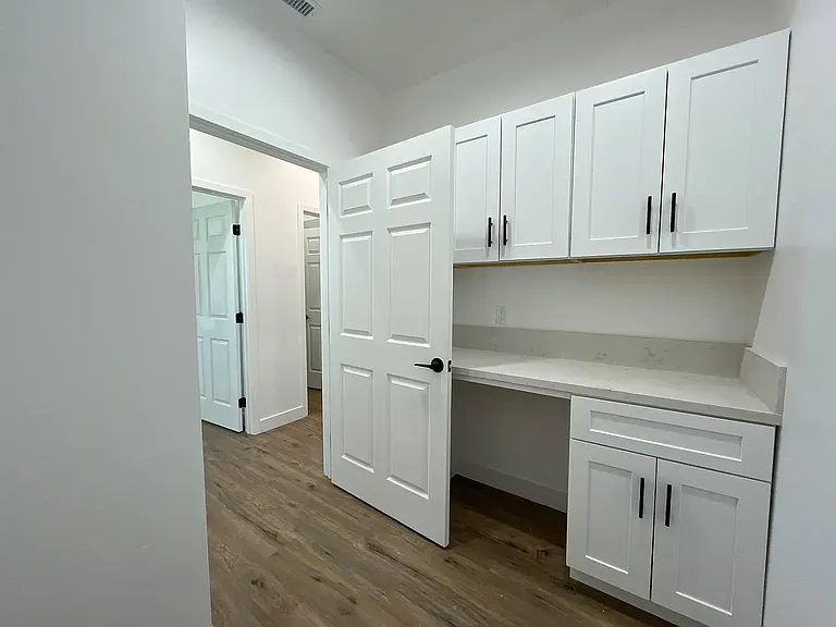 8109 Underwood Ave — Photo 6