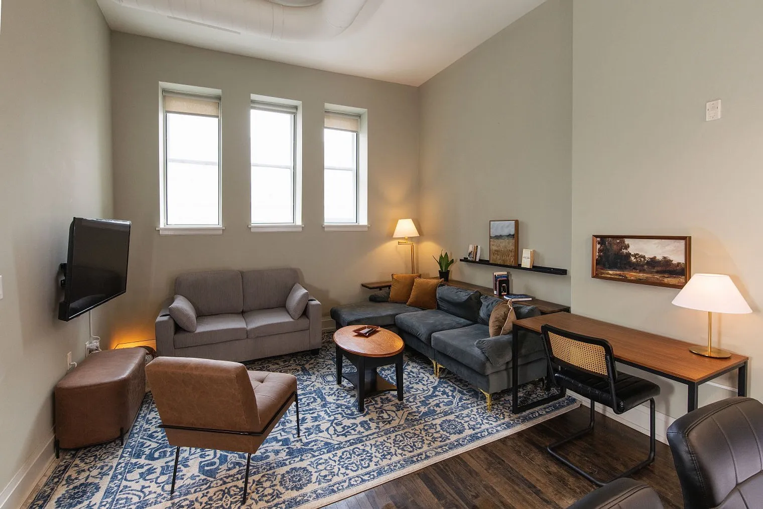 2 bed, 2.0 bath, 1001 sqft, $3,797 — Photo 1